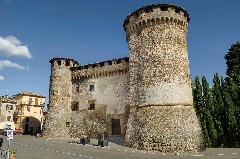 castello orsini esterno